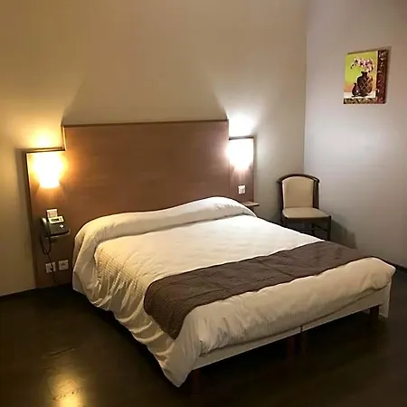 Logis Restaurant Les Minotiers 3* 미르포아